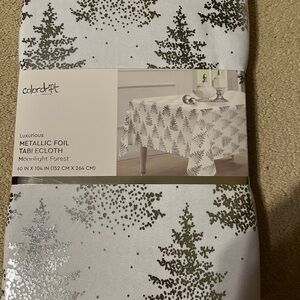 ColorDrift Metallic Foil Tablecloth